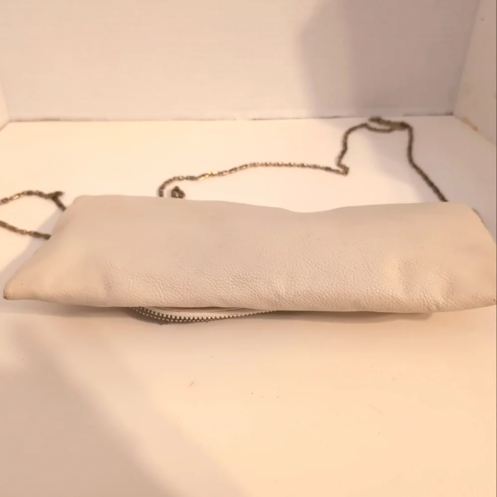 Vintage Like Ivory Foldover Bag Gold‎ Chain Strap & Flower Jewel Accent